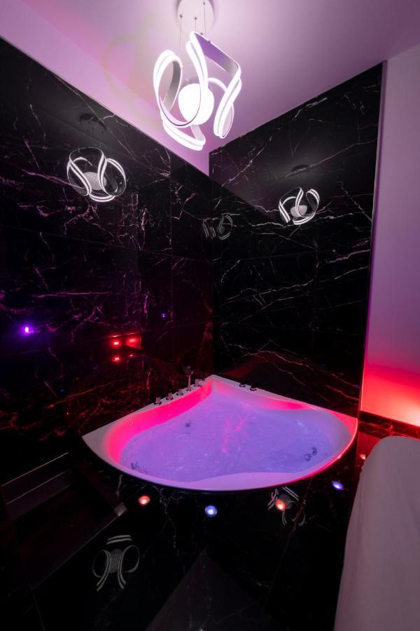 Suite Luxury Bdsm Rome Exterior photo