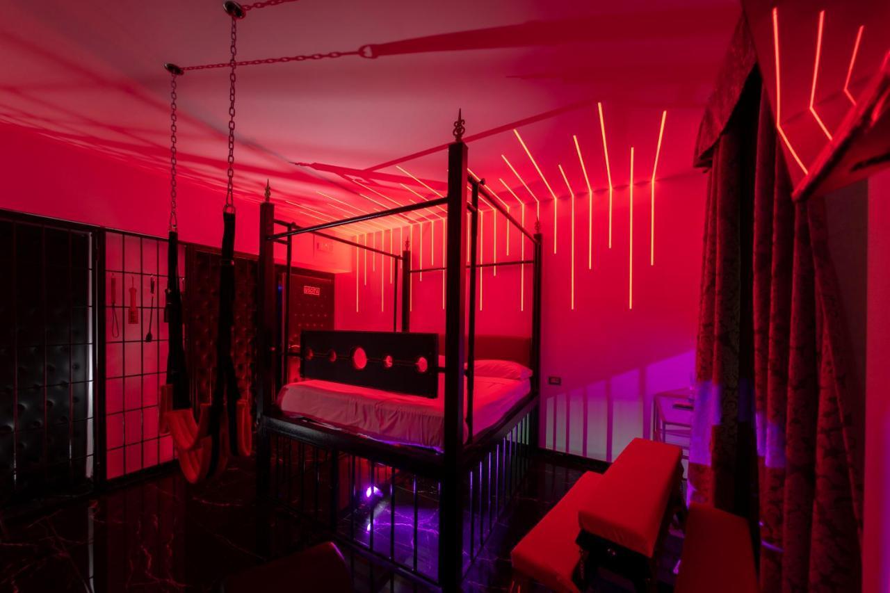 Suite Luxury Bdsm Rome Exterior photo