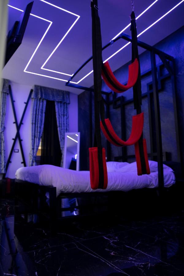 Suite Luxury Bdsm Rome Exterior photo