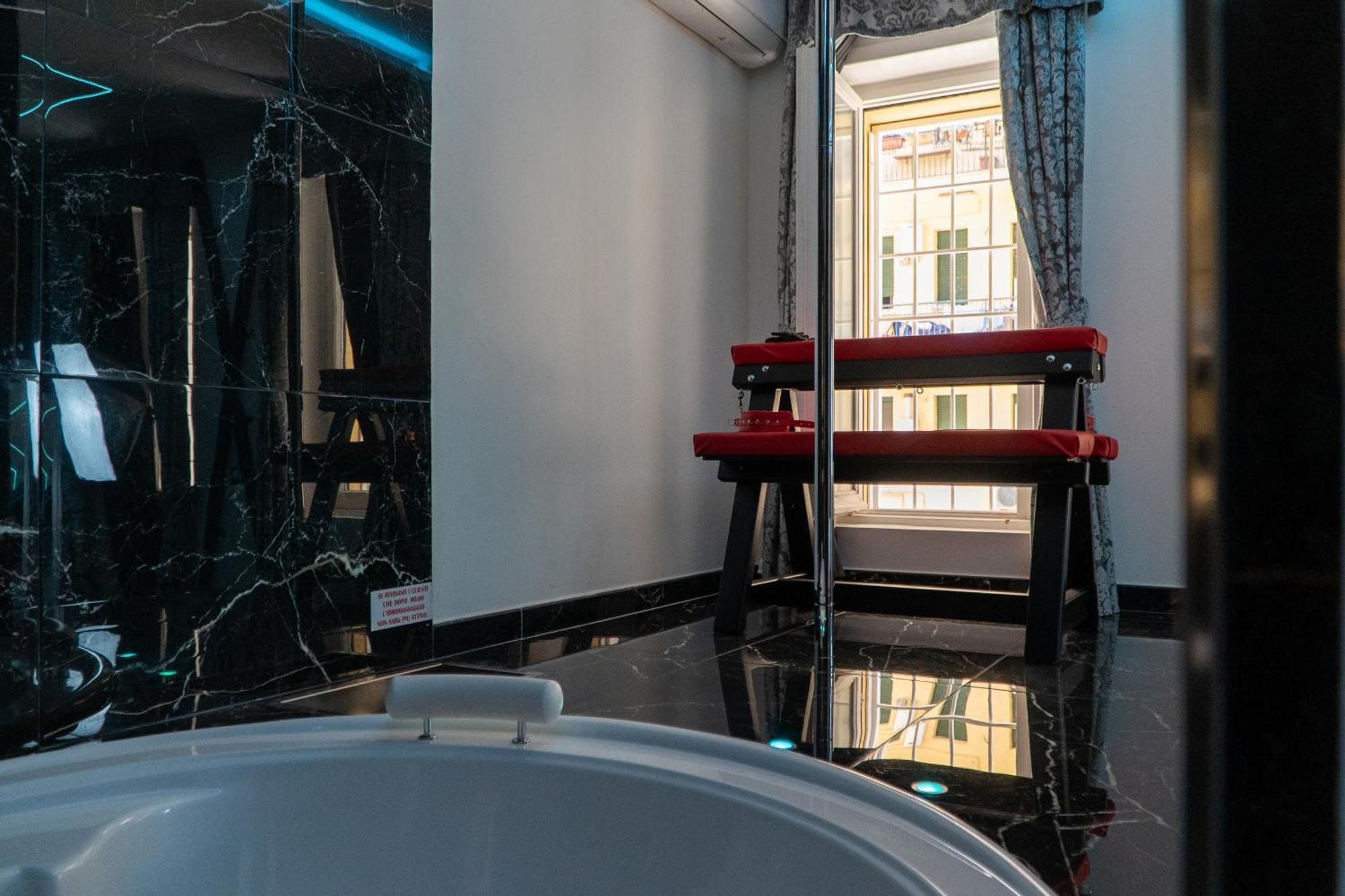 Suite Luxury Bdsm Rome Exterior photo