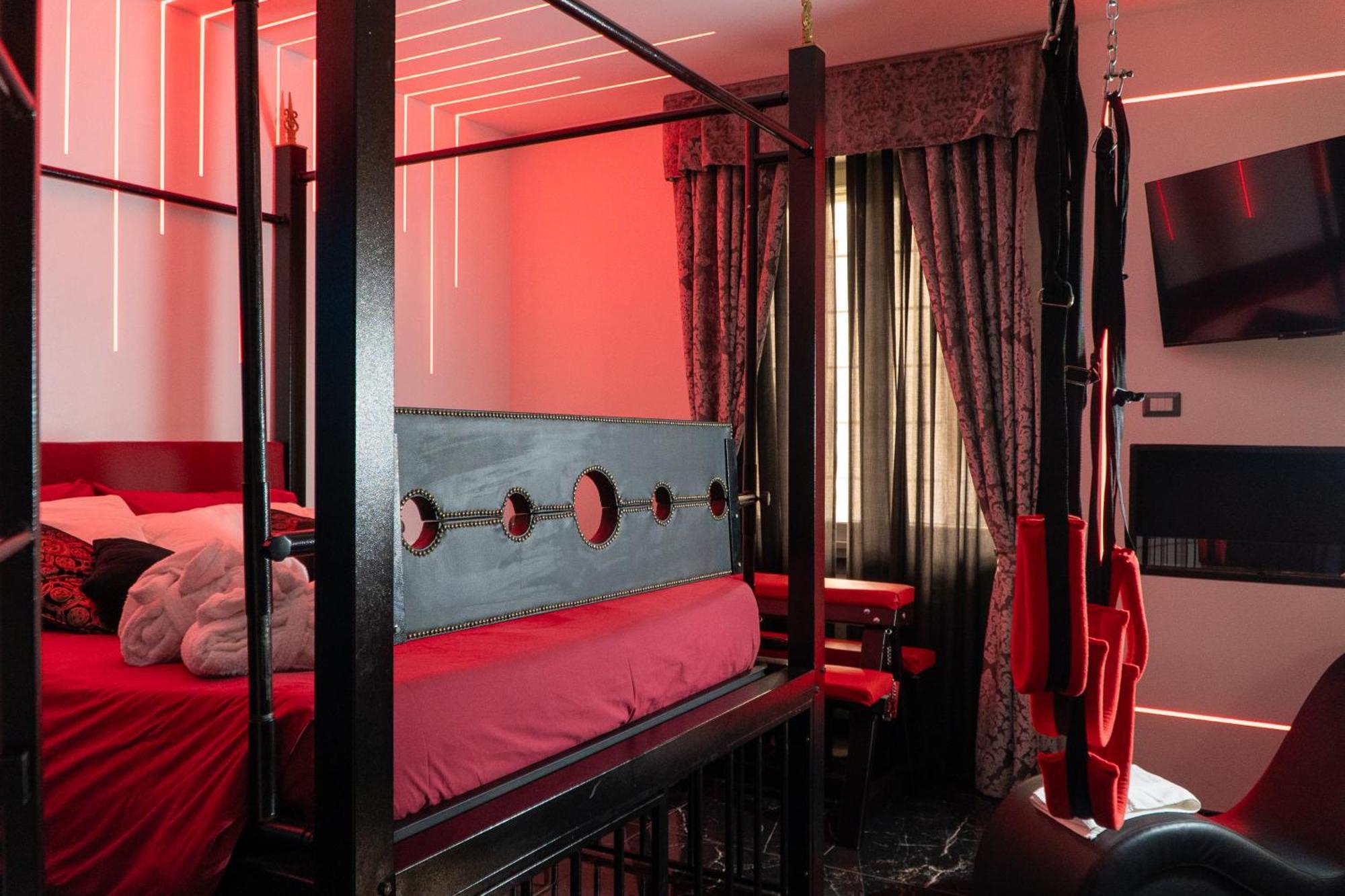 Suite Luxury Bdsm Rome Exterior photo