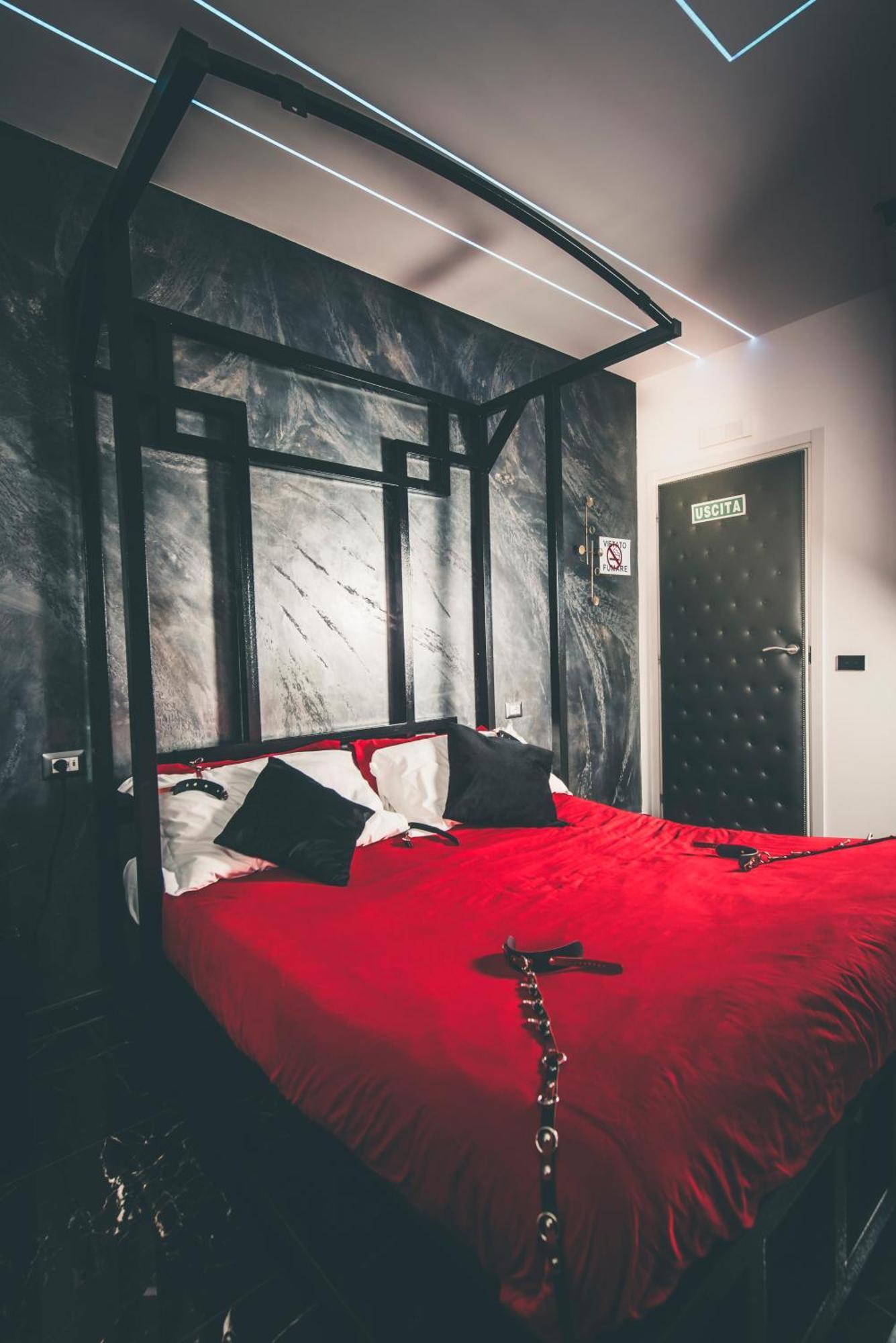 Suite Luxury Bdsm Rome Room photo