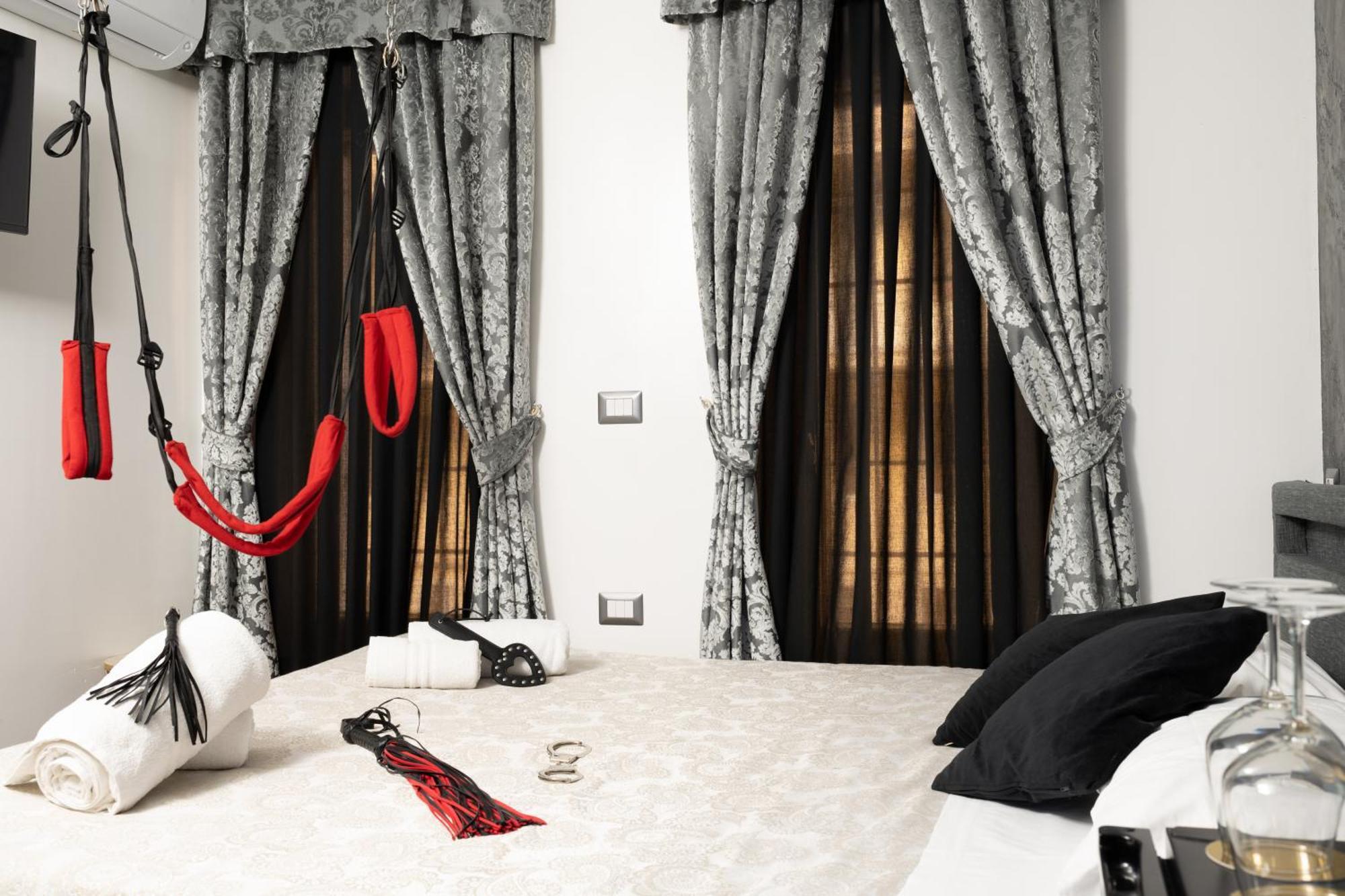 Suite Luxury Bdsm Rome Exterior photo